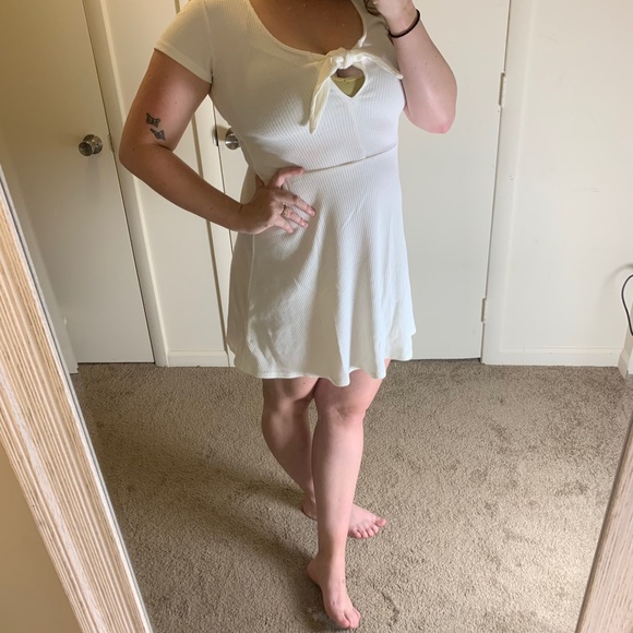 Chelsea and Violet White Summer Skater Dress with Tie Front Small - Picture 6 of 6